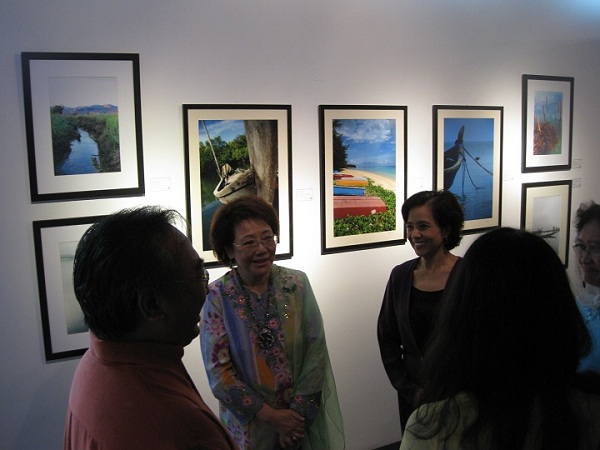 (Left to Right): Raja Annuar, Y.A. Bhg. Toh Puan Dato' Seri Hajjah Dr. Aishah Ong, Professor Dr. Rosmawati