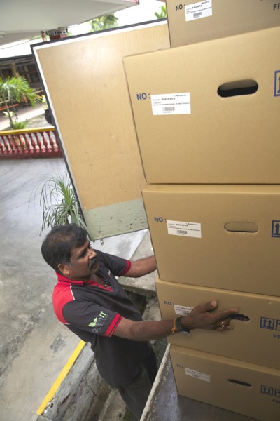 Delivery of refurbished desktop computers to MGS, Klang computer lab by Rentwise Malaysia