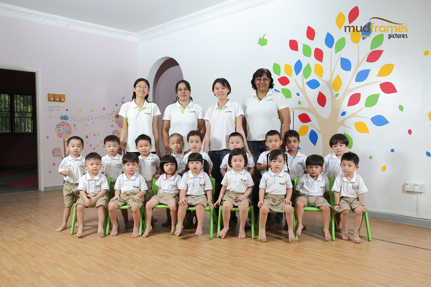San Lorenzo Montessori Kindergarten class photograph