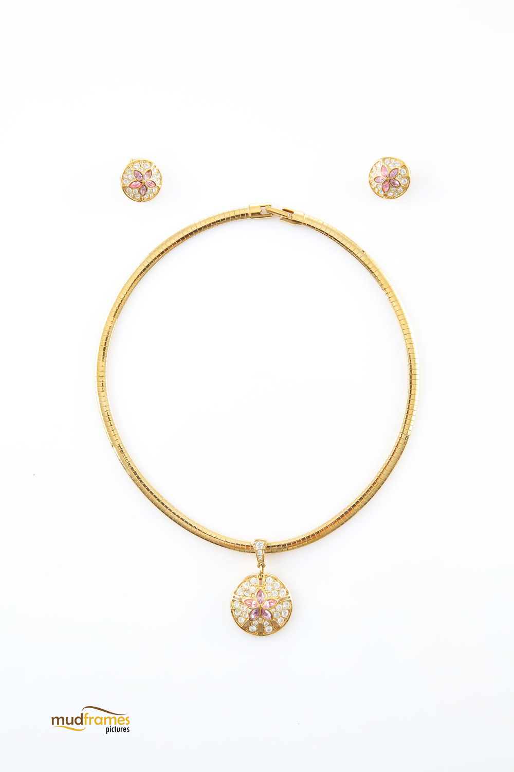 Gold necklace with ear rings