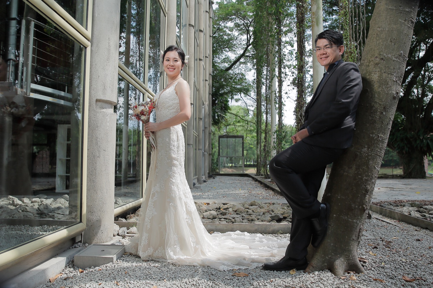 Kelvin and Pauline Pre-Wedding Outdoor Photo Shoot at KLPAC